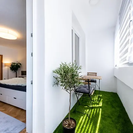 Ginger Apartment *